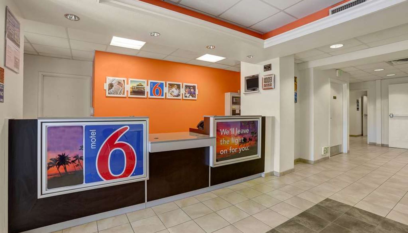 Lobby - MOTEL 6 LEMOORE