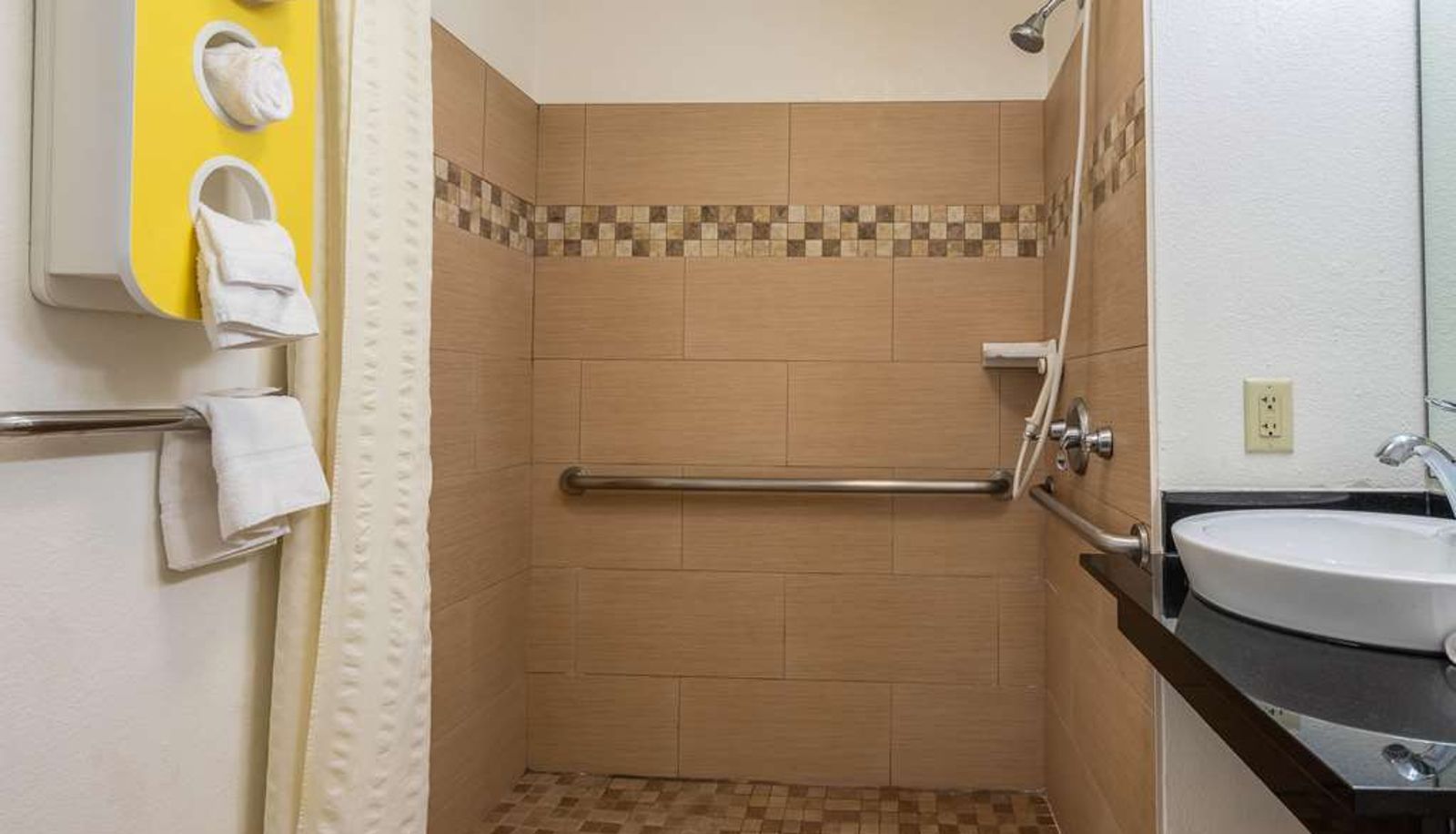 Standard room (double) - Motel 6 Rocky Mount