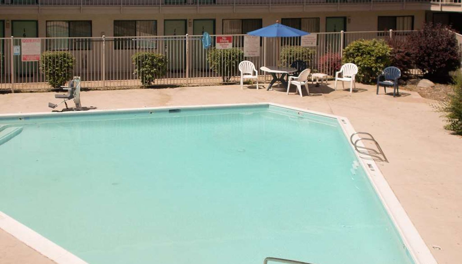 Piscine - MOTEL 6 RENO LIVESTOCK EVENTS CENTER