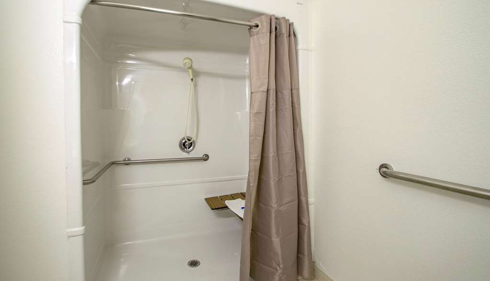 Room - MOTEL 6 PORTLAND NORTH