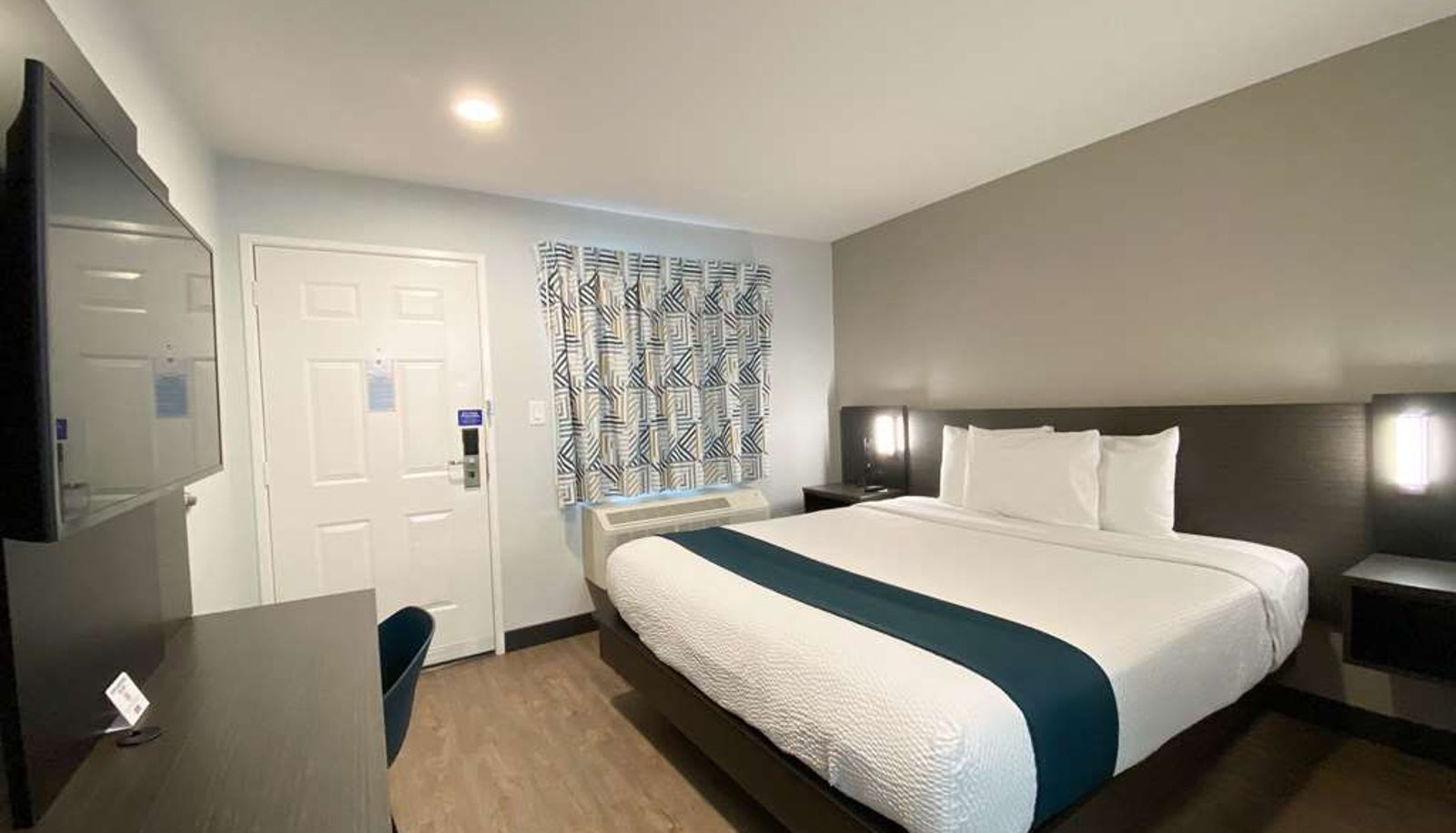 Standard room (double) - Motel 6 Los Angeles-Bellflower