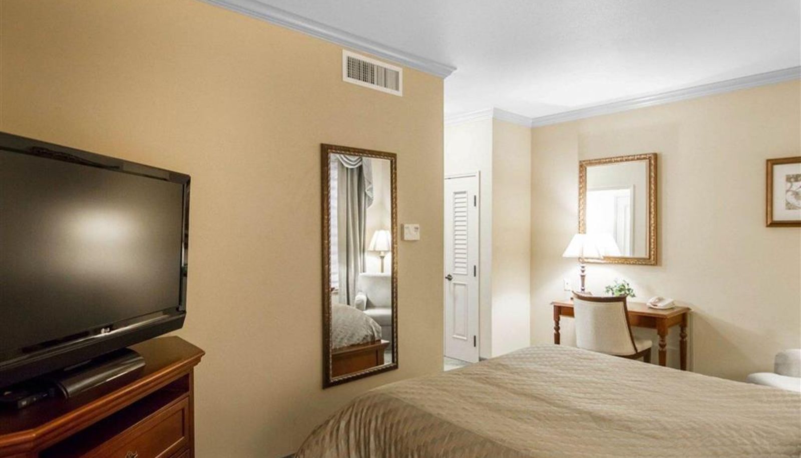 Room - Liberty Hotel an Ascend Collection Hotel