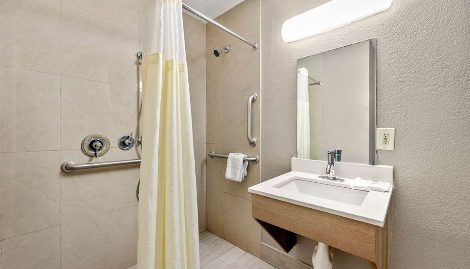 Room - Motel 6 Decatur GA