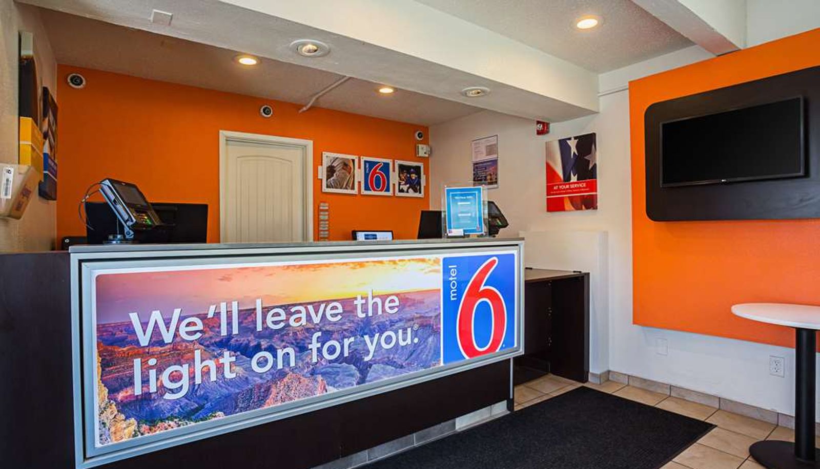 Lobby - MOTEL 6 YUMA EAST