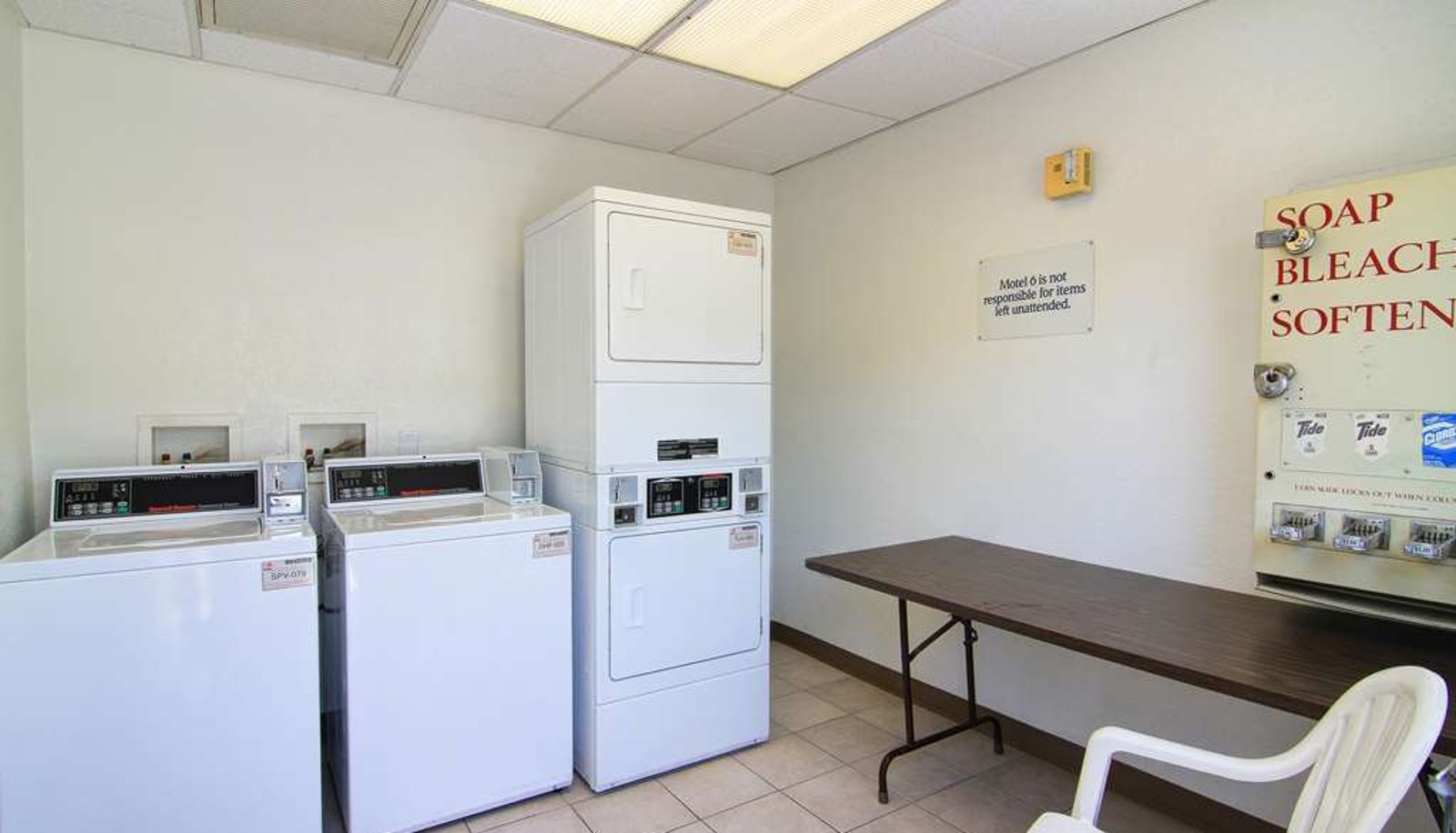 Interior view - MOTEL 6 SCOTTSDALE