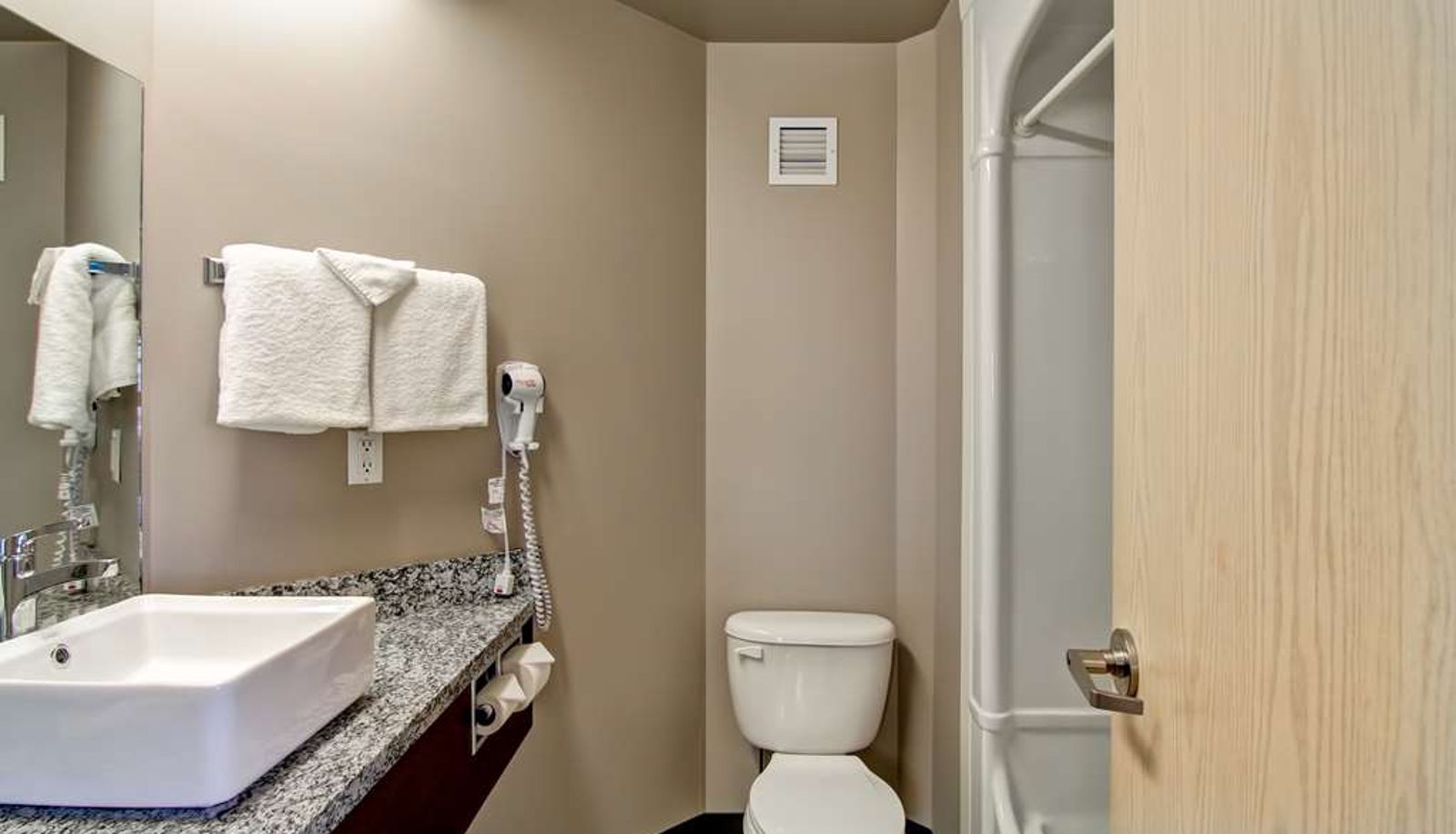 Zimmer - PRAIRIE CREST MEDICINE HAT by IHG