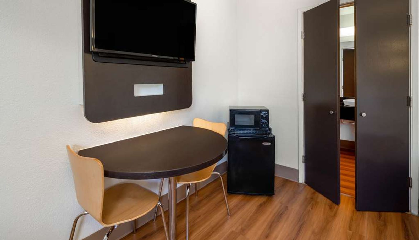 Info - Motel 6 Santa Barbara- State Street