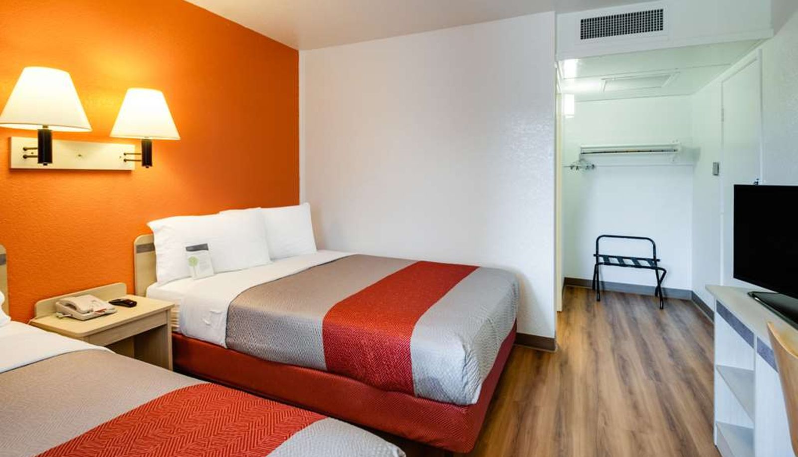 Room - MOTEL 6 KANSAS CITY LENEXA