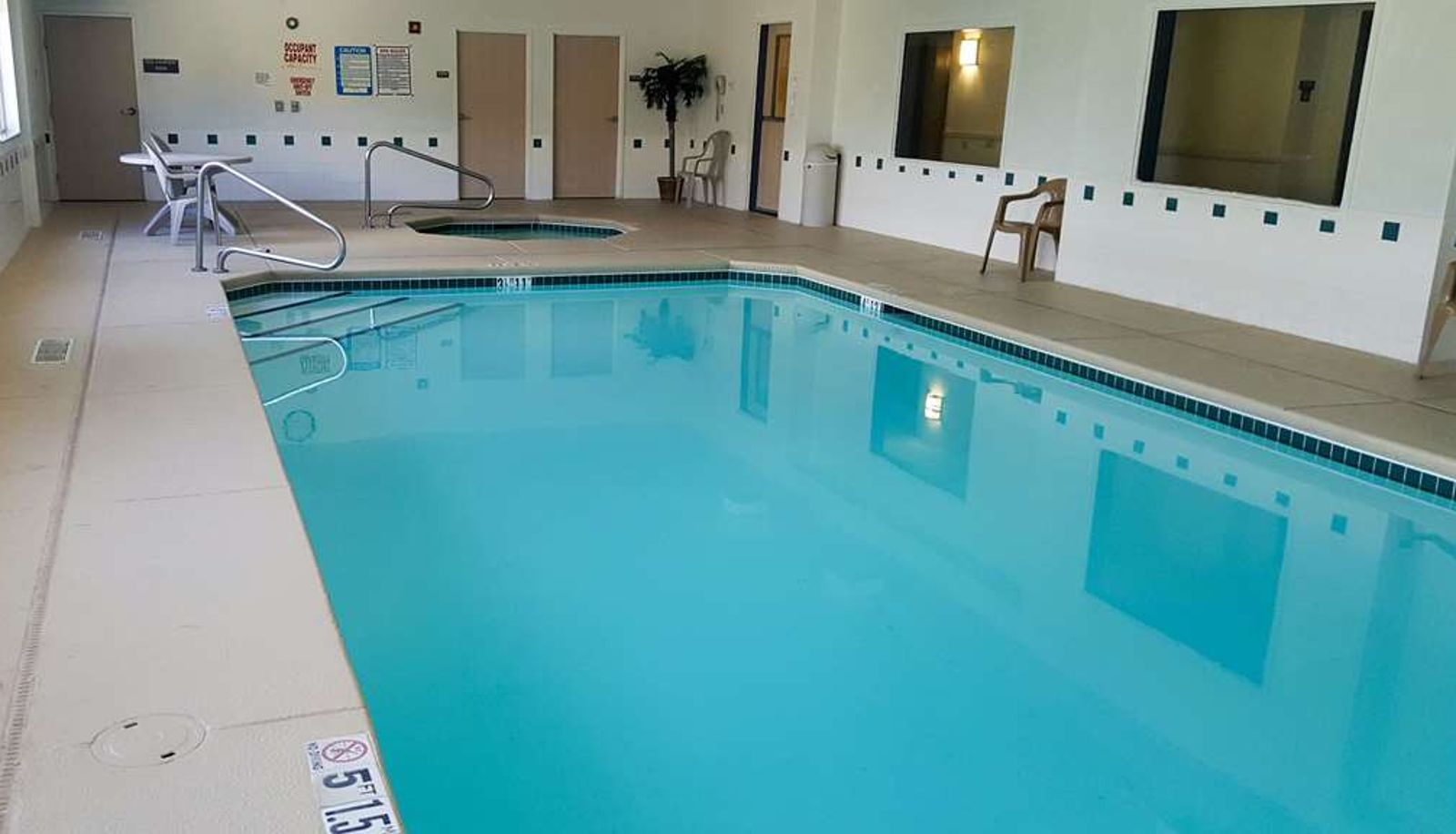 Pool - Motel 6 Las Cruces