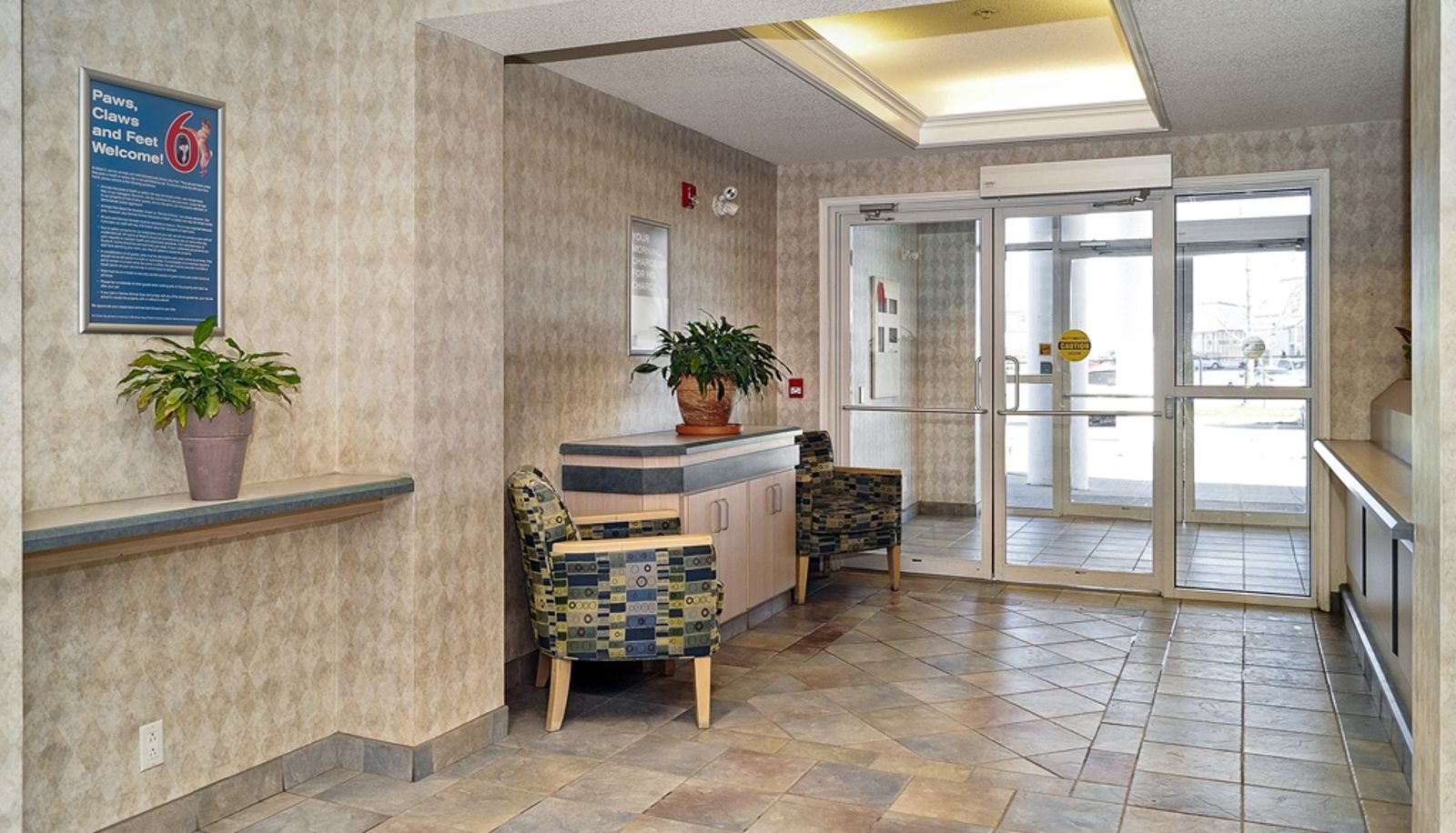 Lobby - MOTEL 6 PETERBOROUGH ON