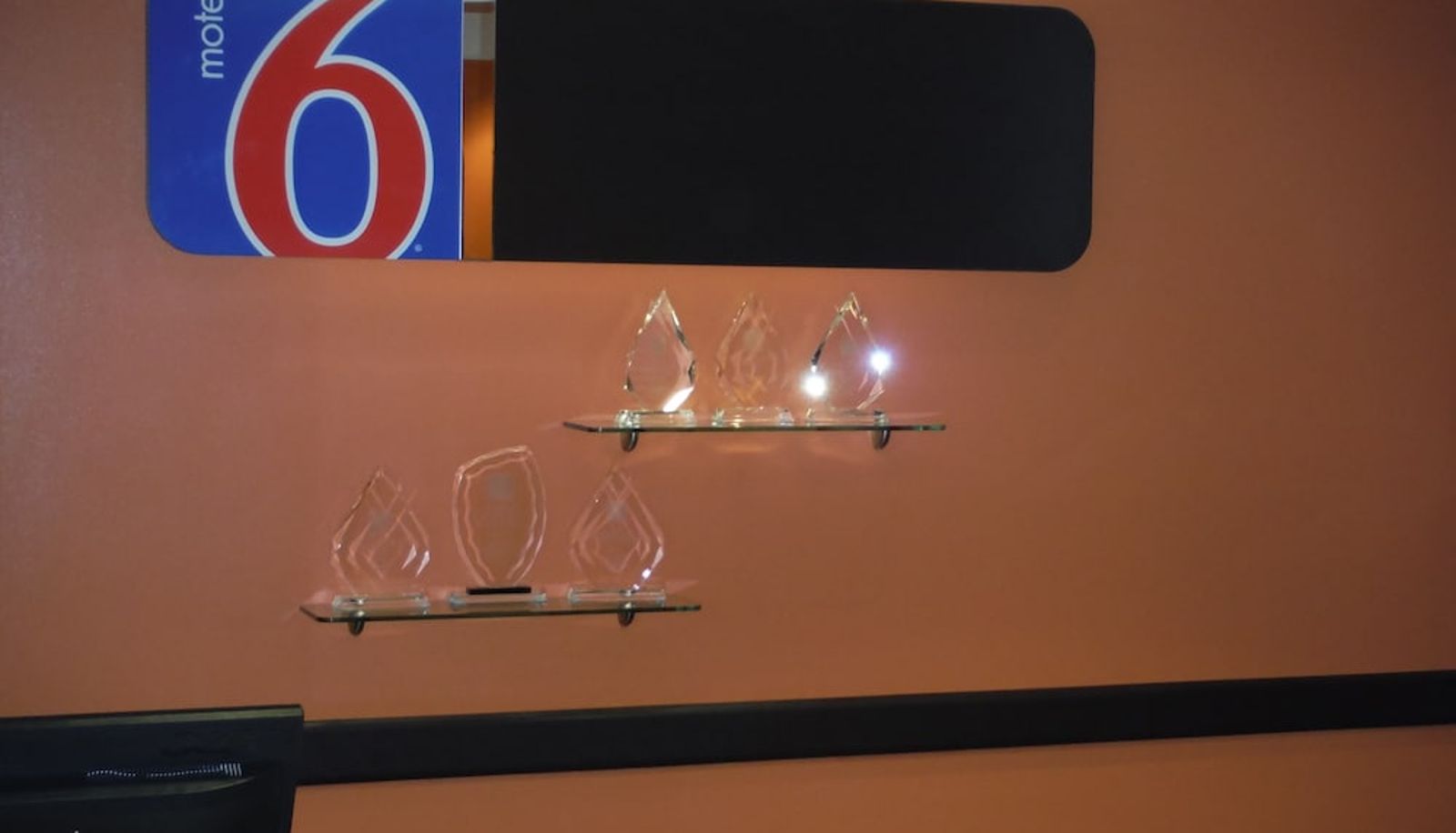 Recepción - Motel 6 Kingston