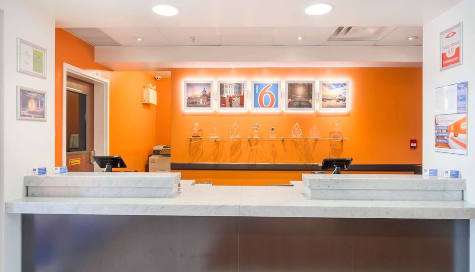 Salón - Motel 6 Kingston