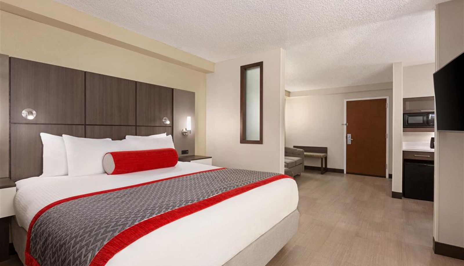 Room - Ramada by Wyndham Suites Orlando Airport