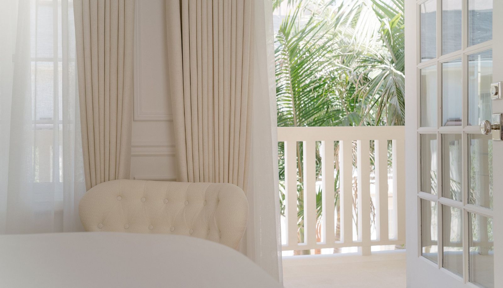 Room - Cara Hotel