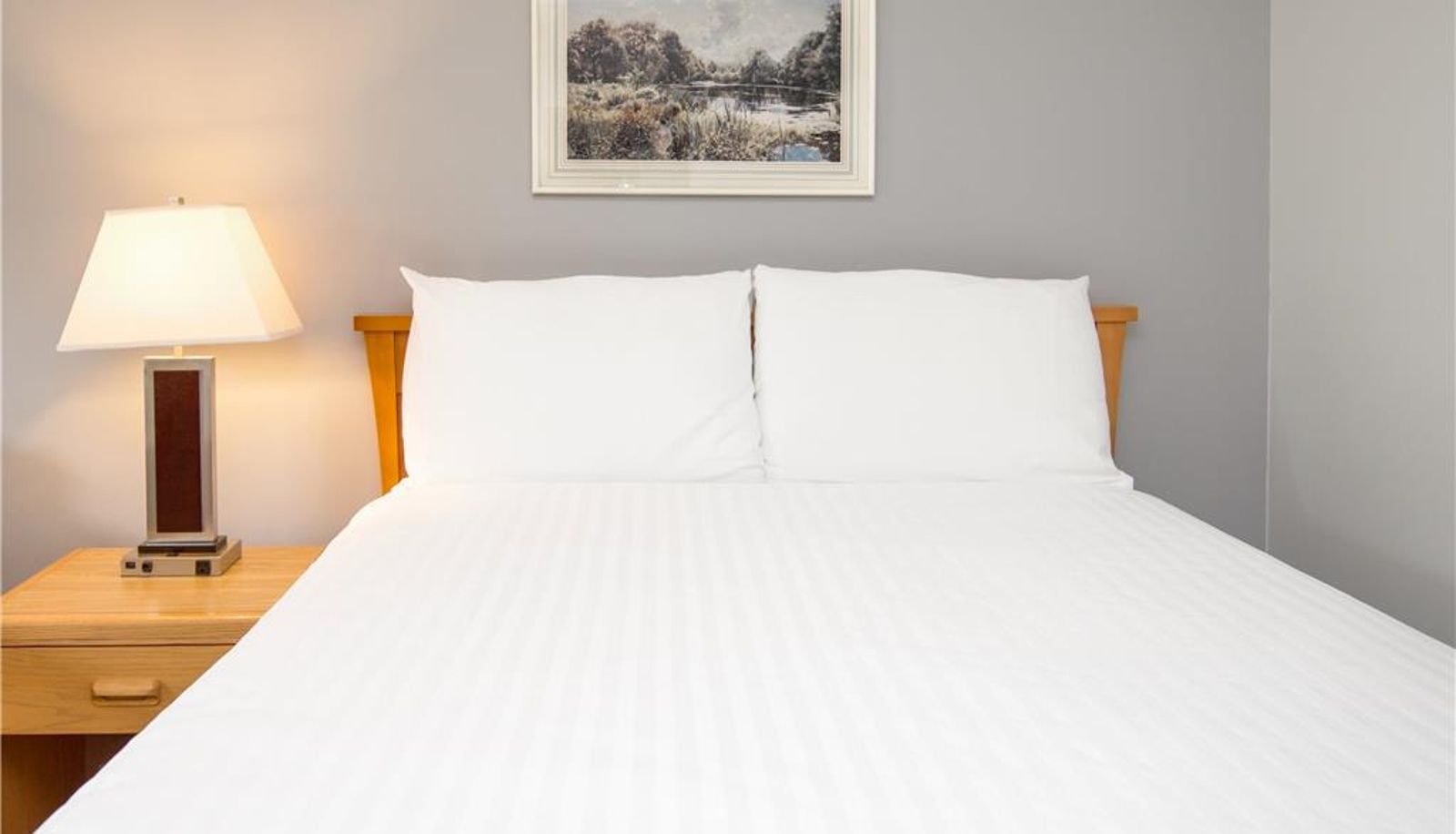 Room - Coast Hinton Hotel