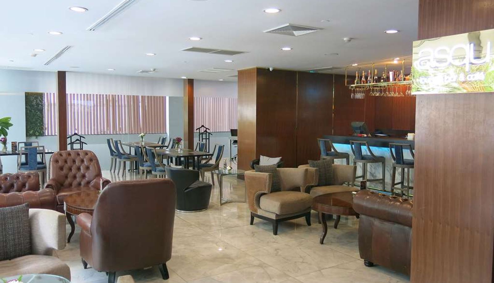 Bar - Radisson Suites Bangkok Sukhumvit