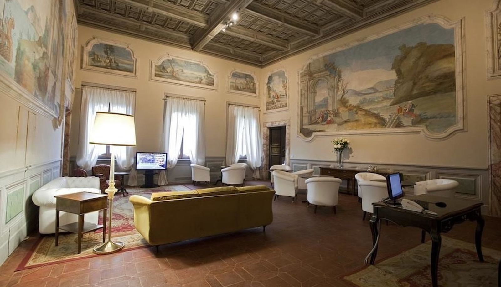 Hall - Palazzo Carletti
