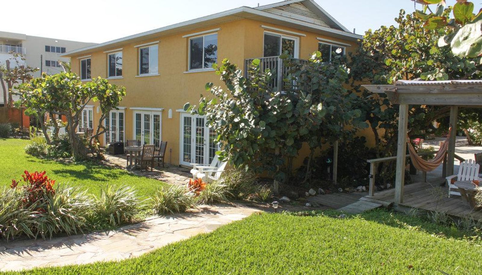 Außenansicht - BEACH PLACE GUESTHOUSES