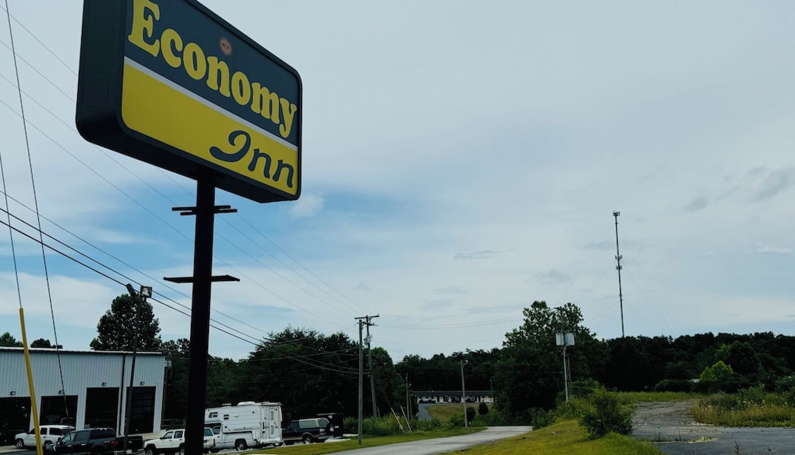 Info - Economy Inn Crossville