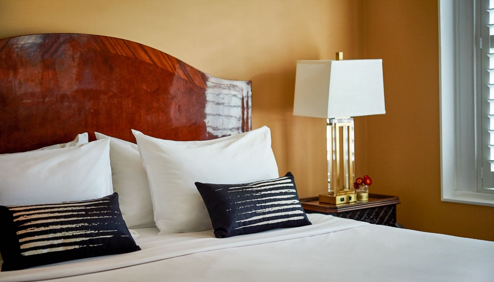 Zimmer - The Inn at Carnall Hall Fayetteville