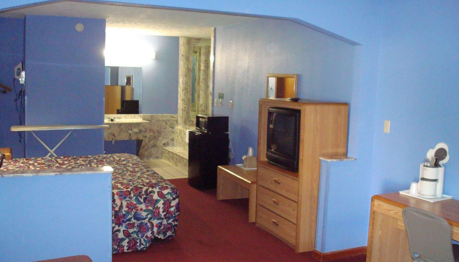 Zimmer - Western Inn Express Hazlehurst