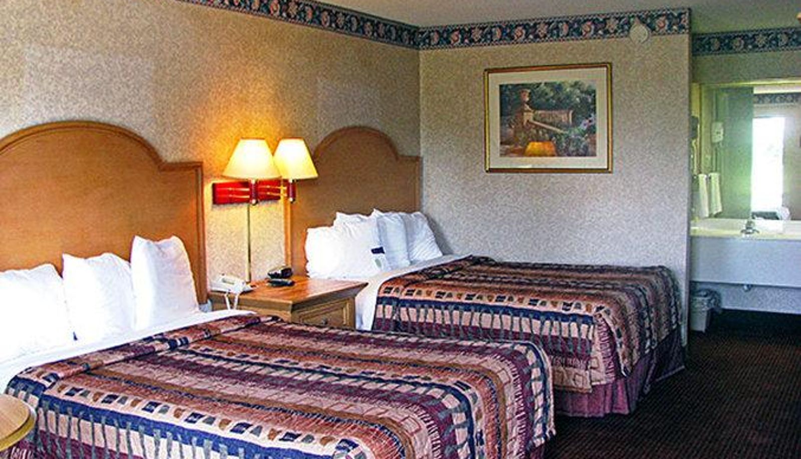 Room - Econo Lodge