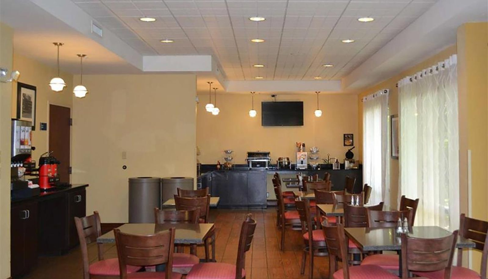 Interior view - Days Inn by Wyndham Laurel MS