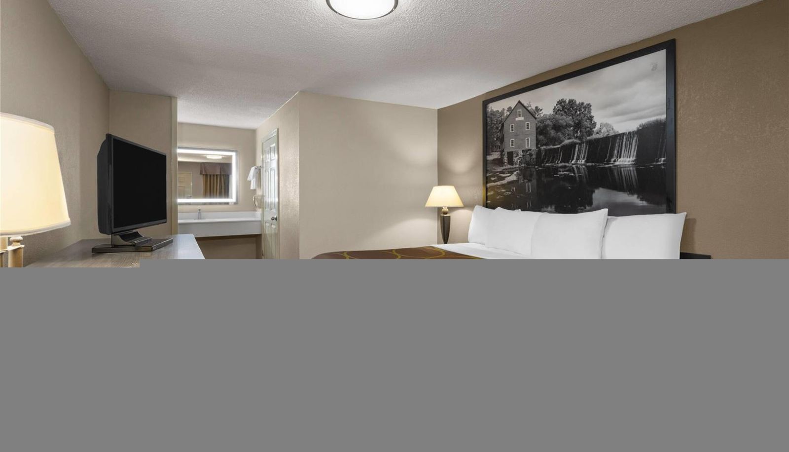 Room - Super 8 by Wyndham Macon West
