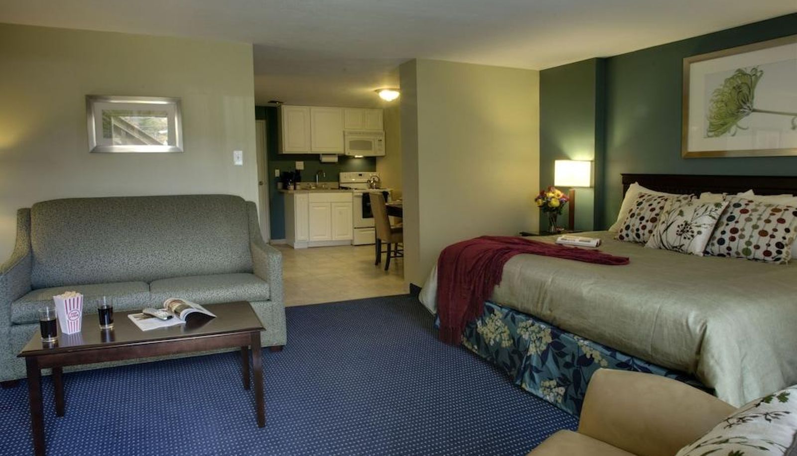 Standard room - Inn at Deep Creek