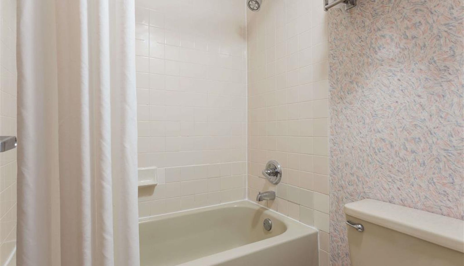 Zimmer - Ramada by Wyndham Portland