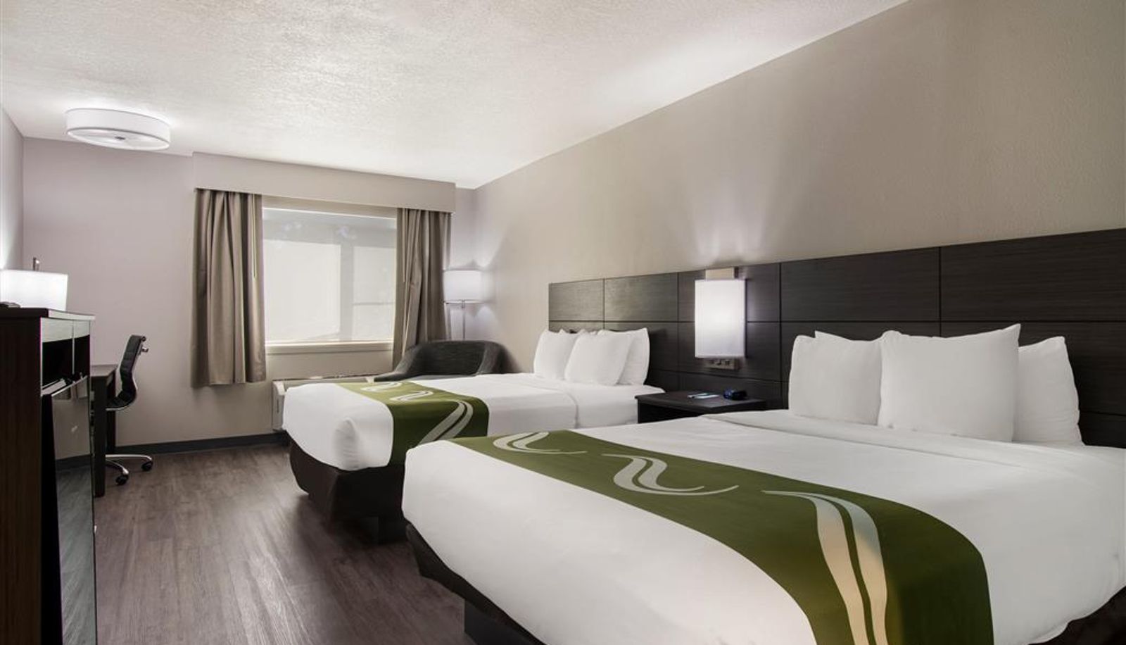Room - Quality Inn & Suites Wilsonville