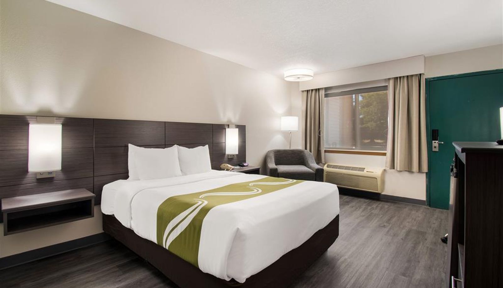Room - Quality Inn & Suites Wilsonville