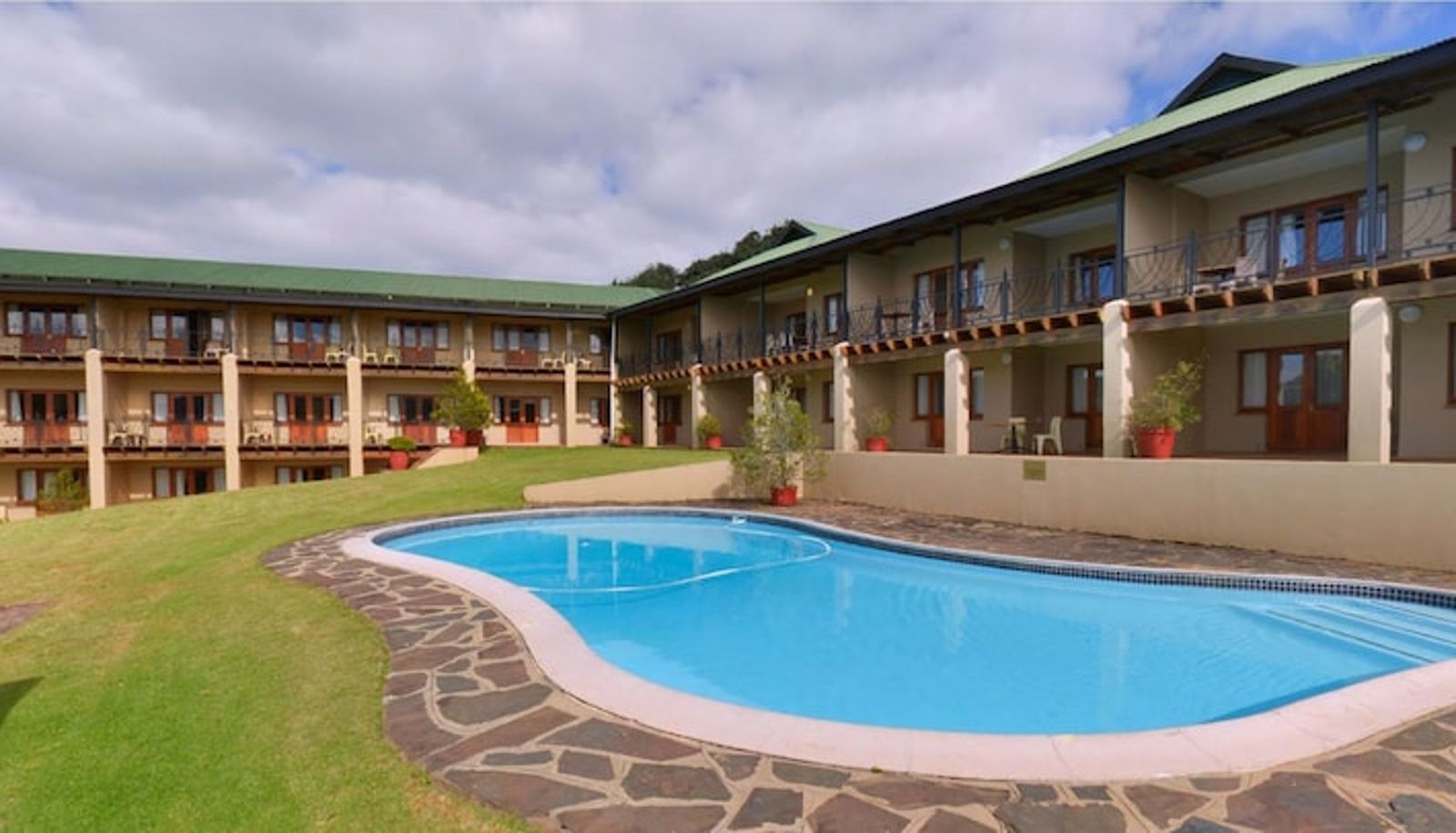 Pool - Magoebaskloof Hotel Tzaneen