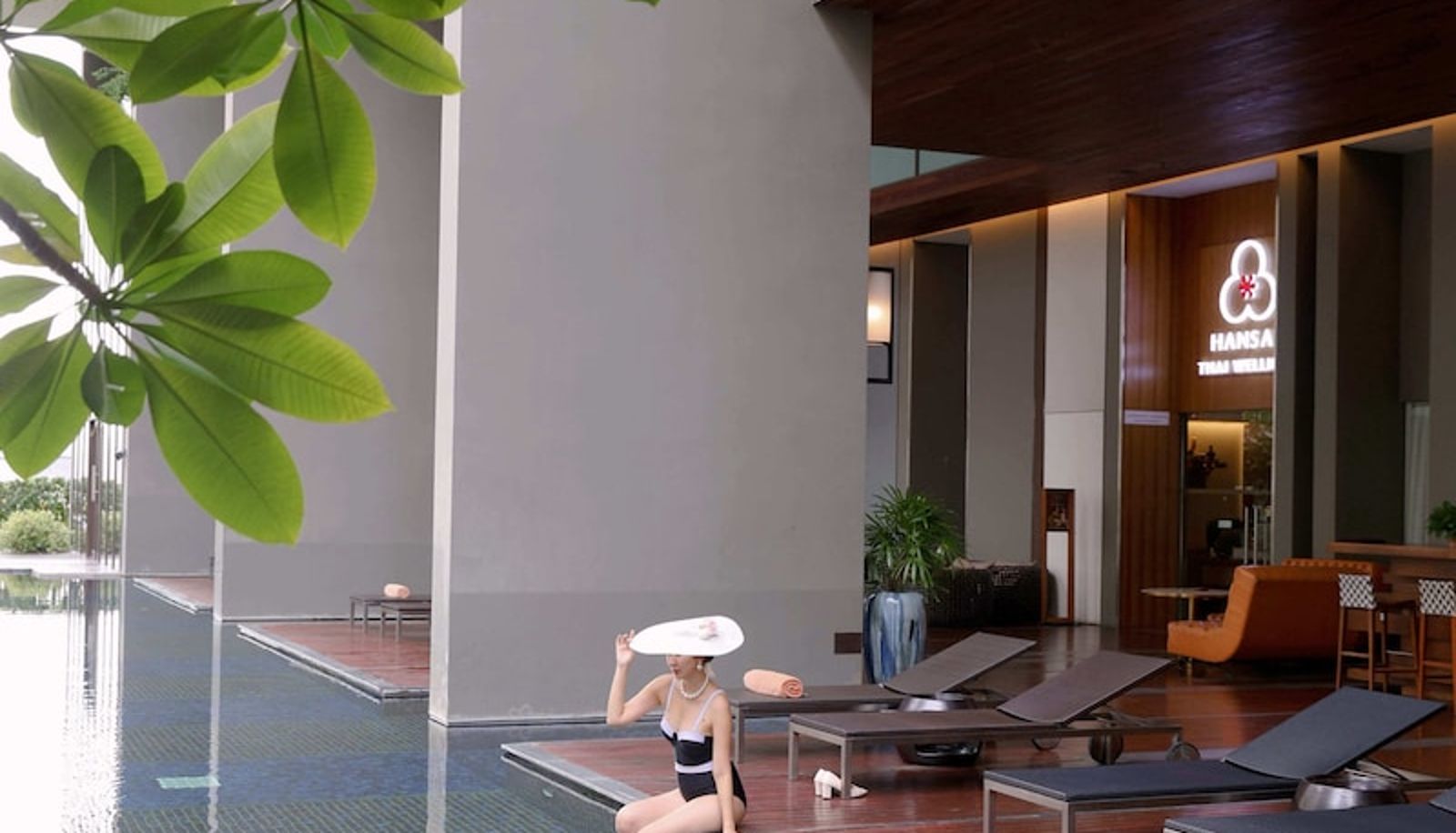 Pool - Hansar Bangkok Hotel