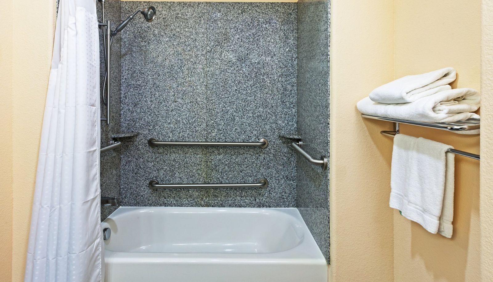 Room - Holiday Inn Express & Suites CLEVELAND by IHG