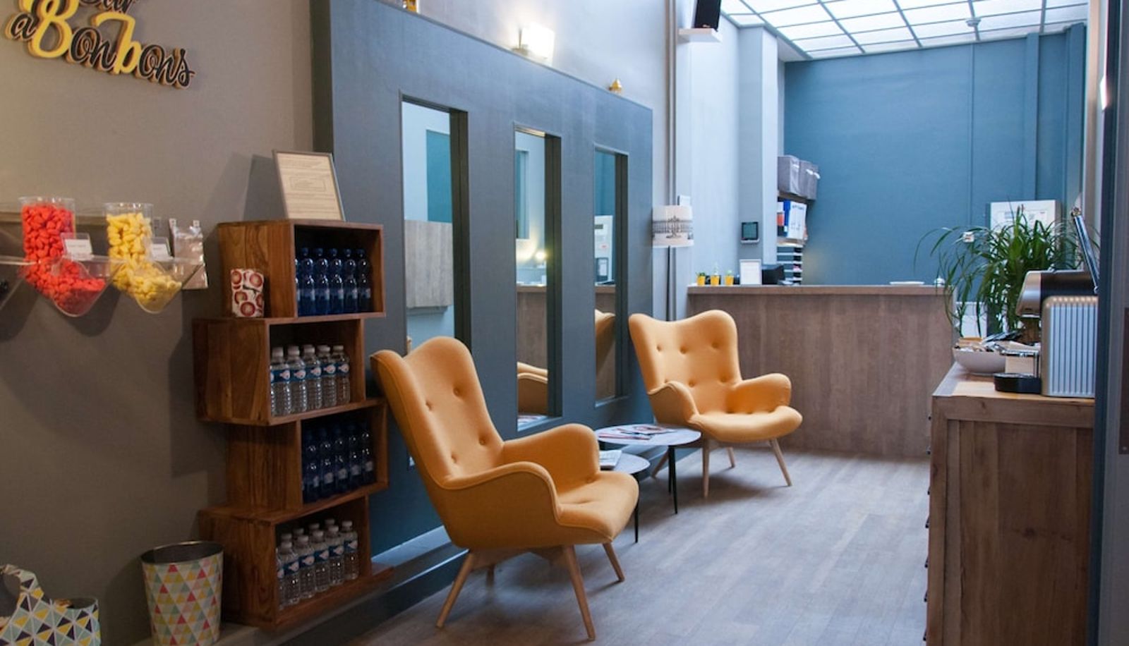 Reception - Hôtel Stanley Ex-Cœur de City by HappyCulture