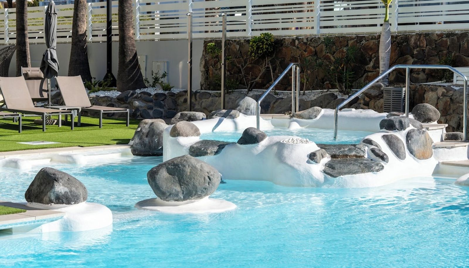 Zwembad - Hotel LIVVO Anamar Suites