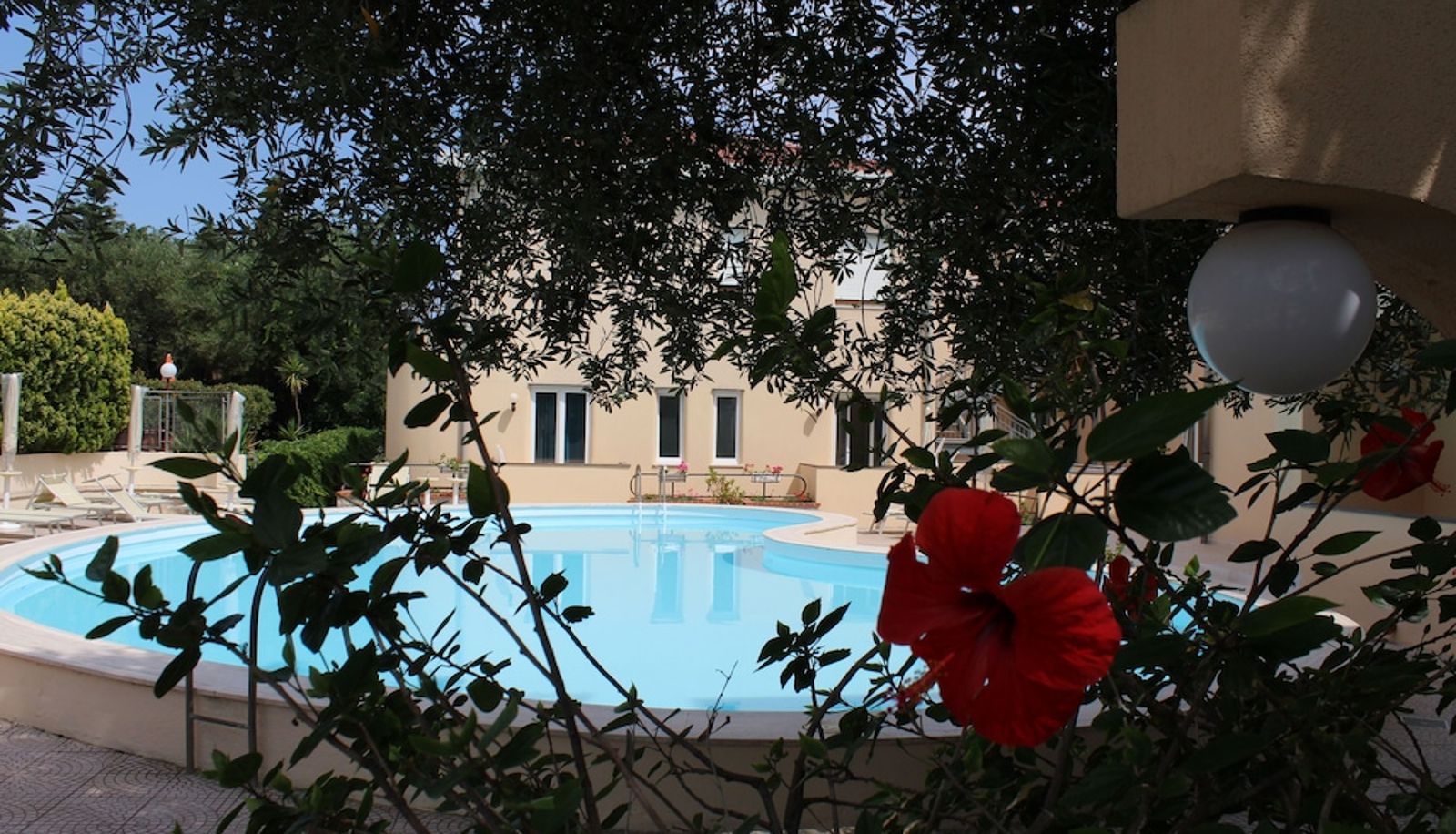 Pool - Hotel America