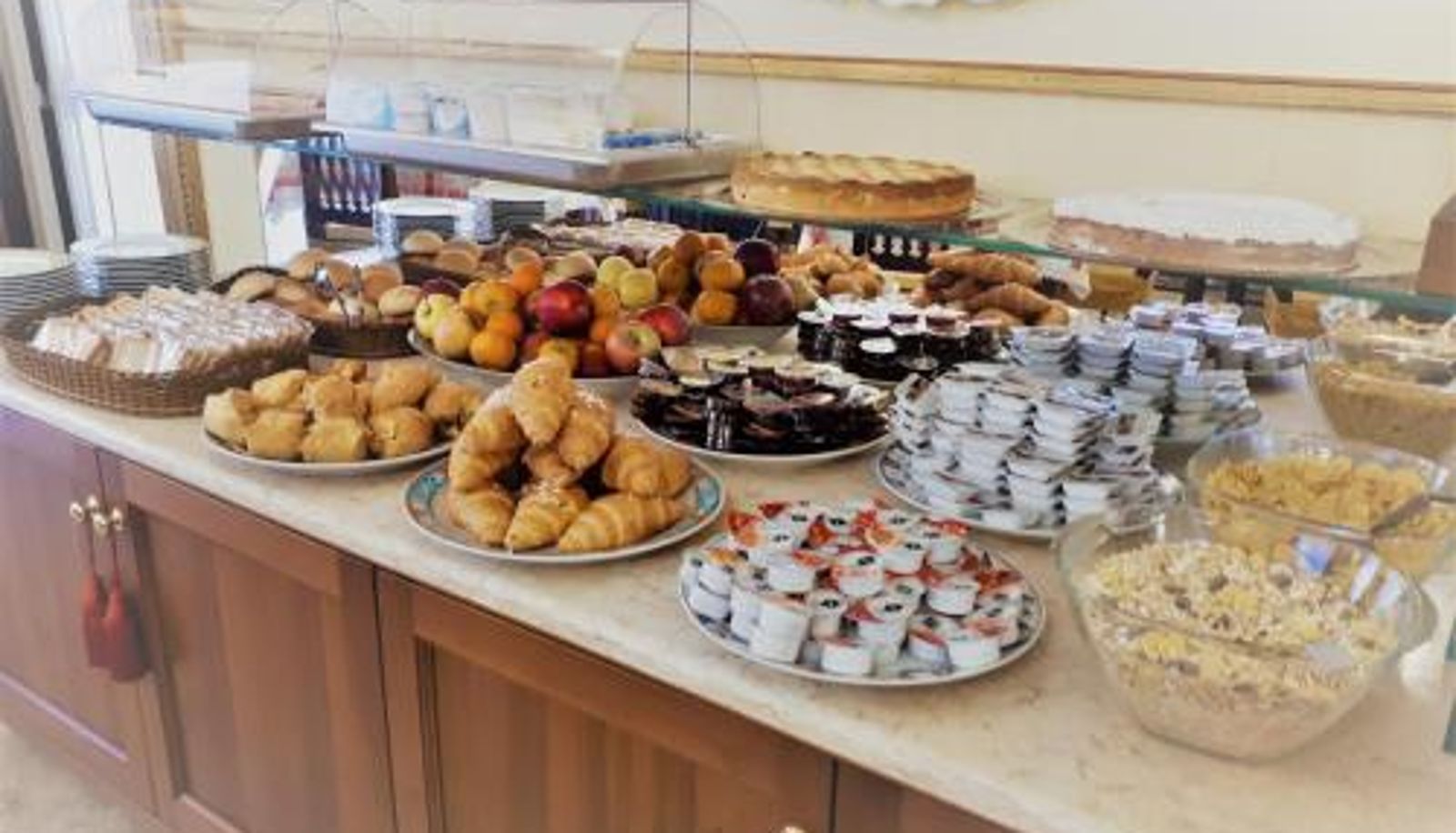 Breakfast room within the restaurant - Albergo Trento