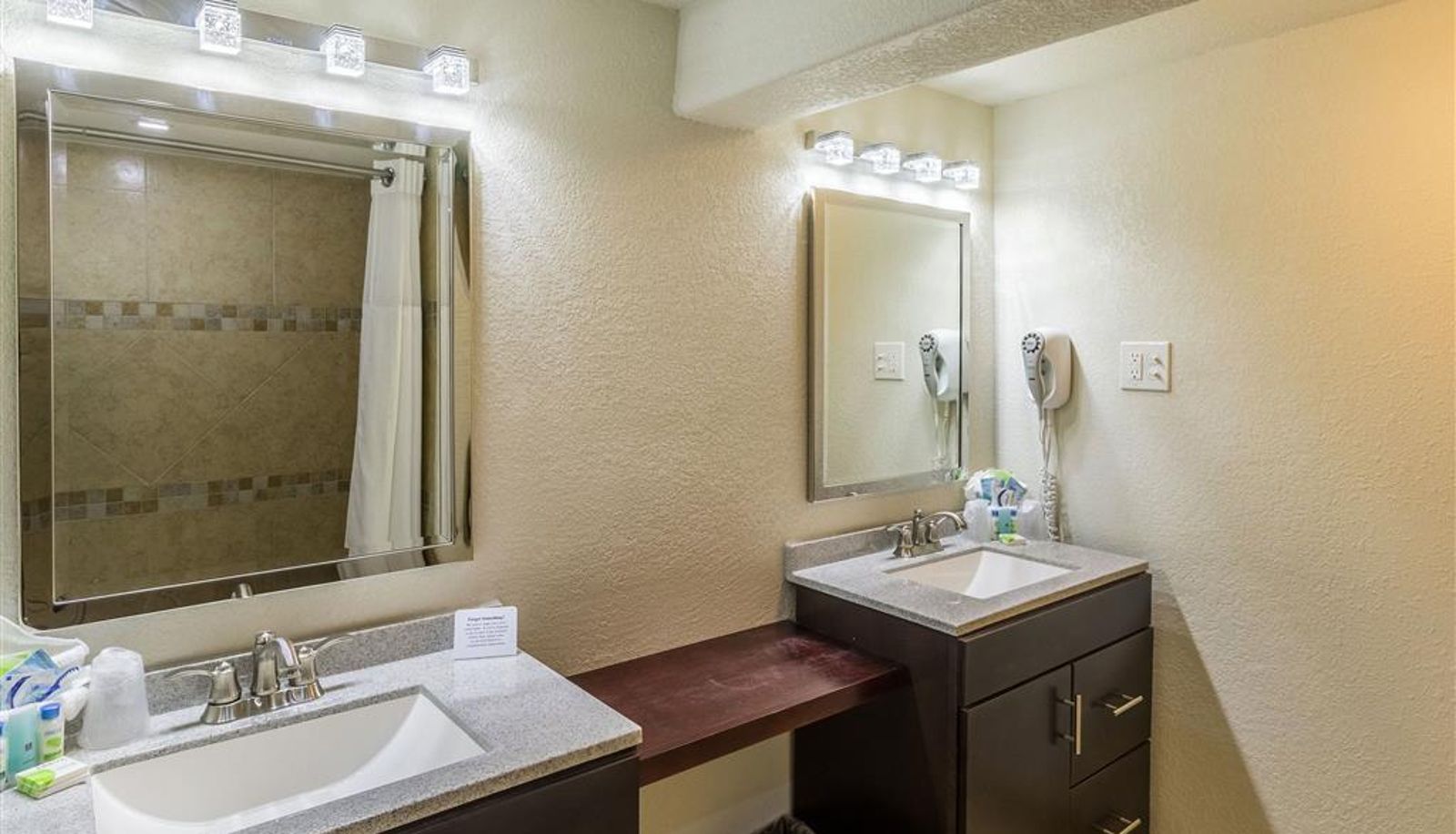 Zimmer - Clarion Inn near McAllen Airport