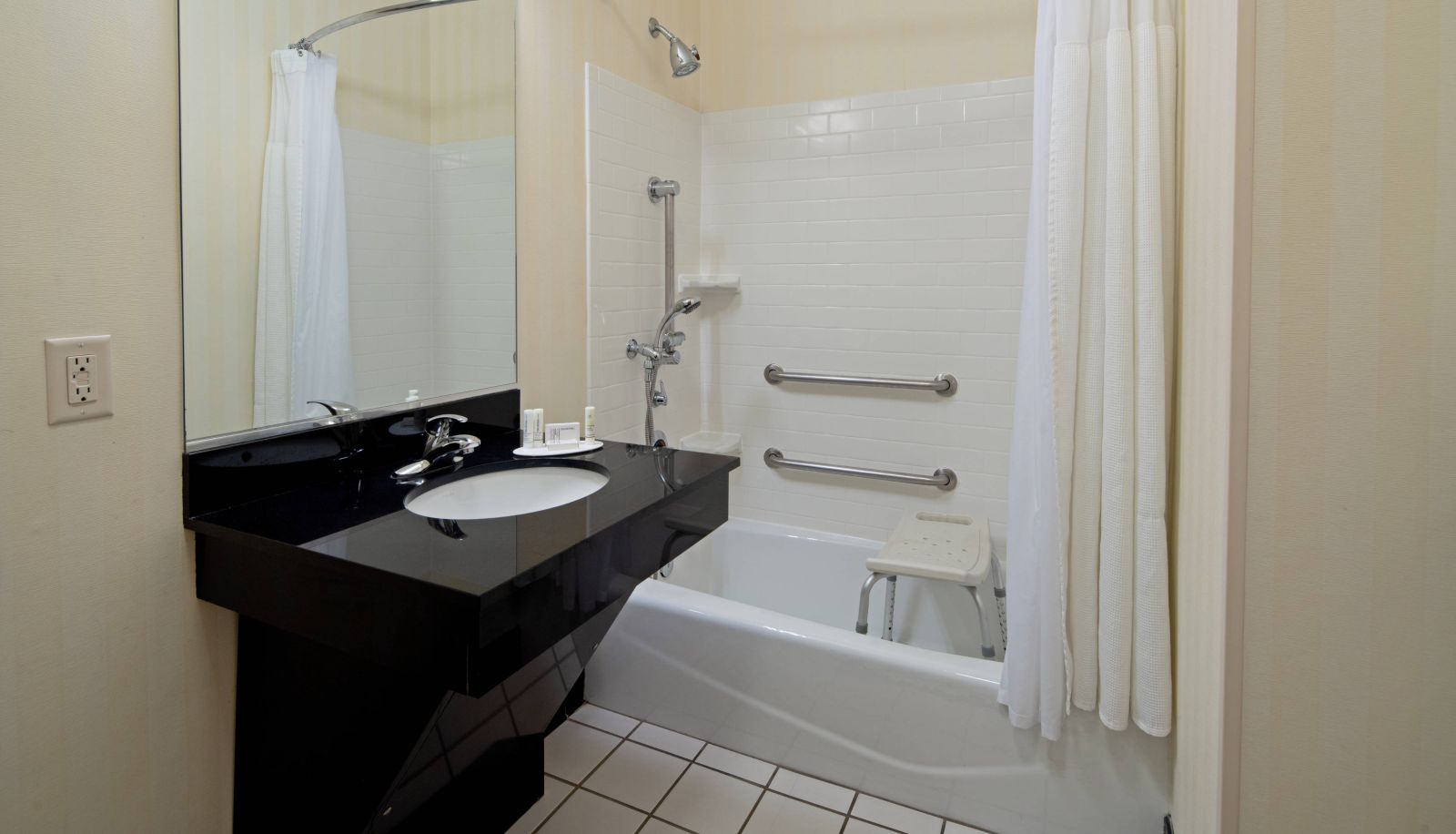 Habitación - Fairfield Inn and Suites by Marriott Los Angeles-West Covina