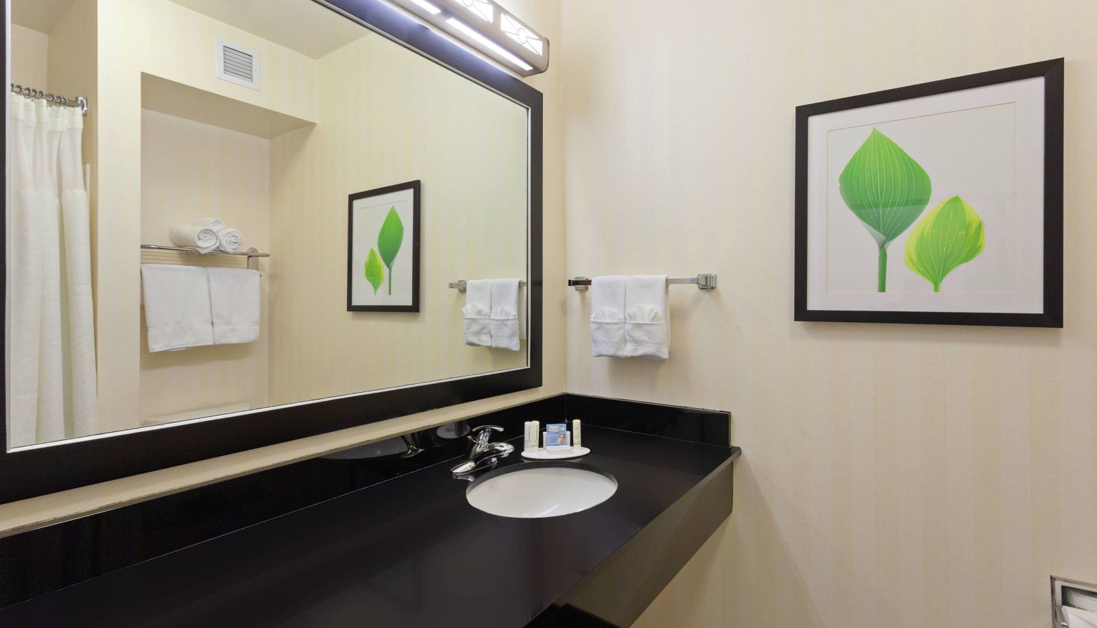 Habitación - Fairfield Inn and Suites by Marriott Los Angeles-West Covina