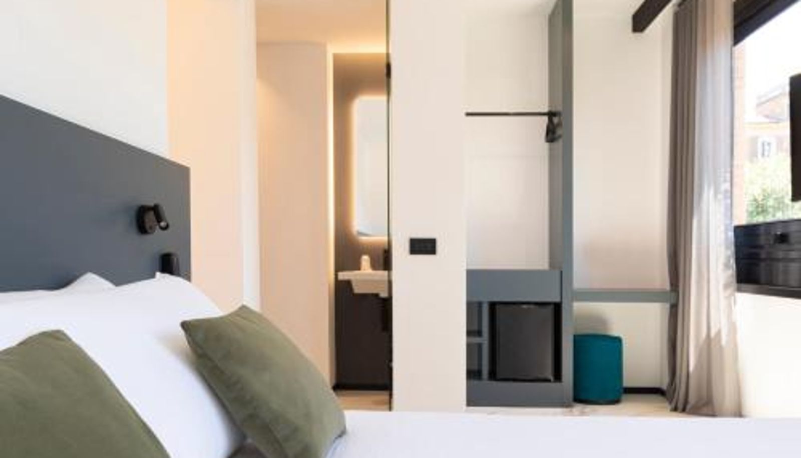 Camera - The City Hotel