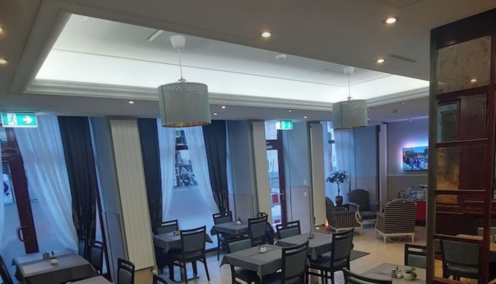 Restaurant - Admiral Hotel