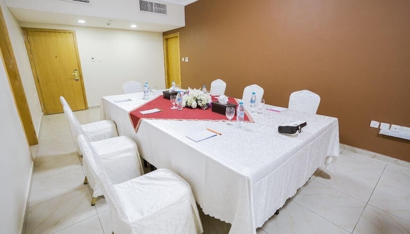 Meeting room - Crystal Plaza Hotel