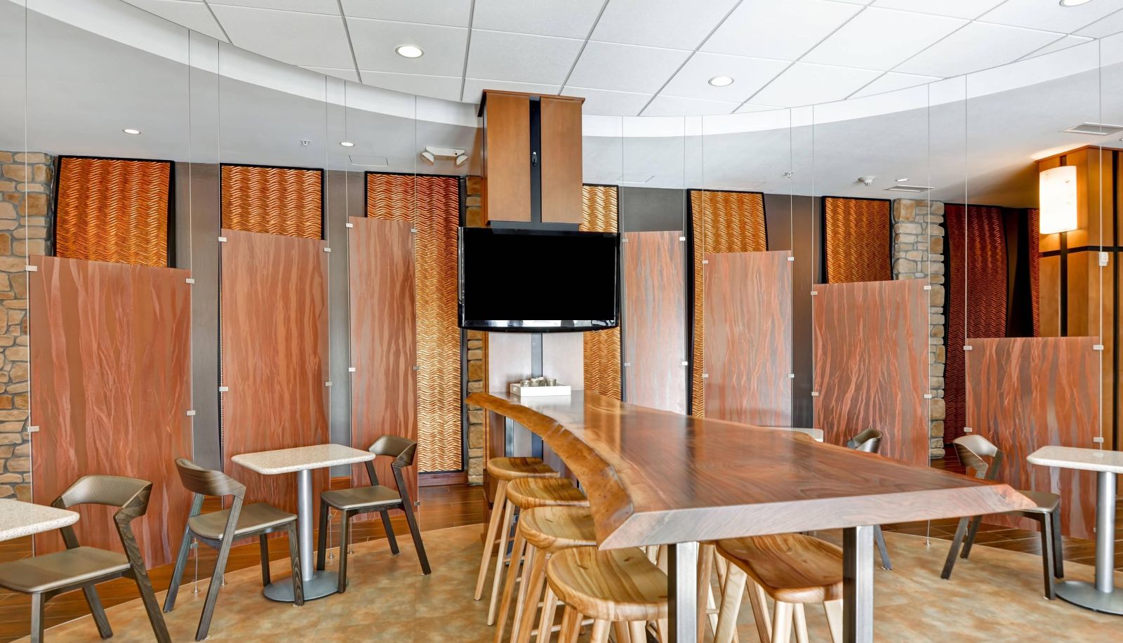 Hall - SpringHill Suites Denver at Anschutz Medical Campus