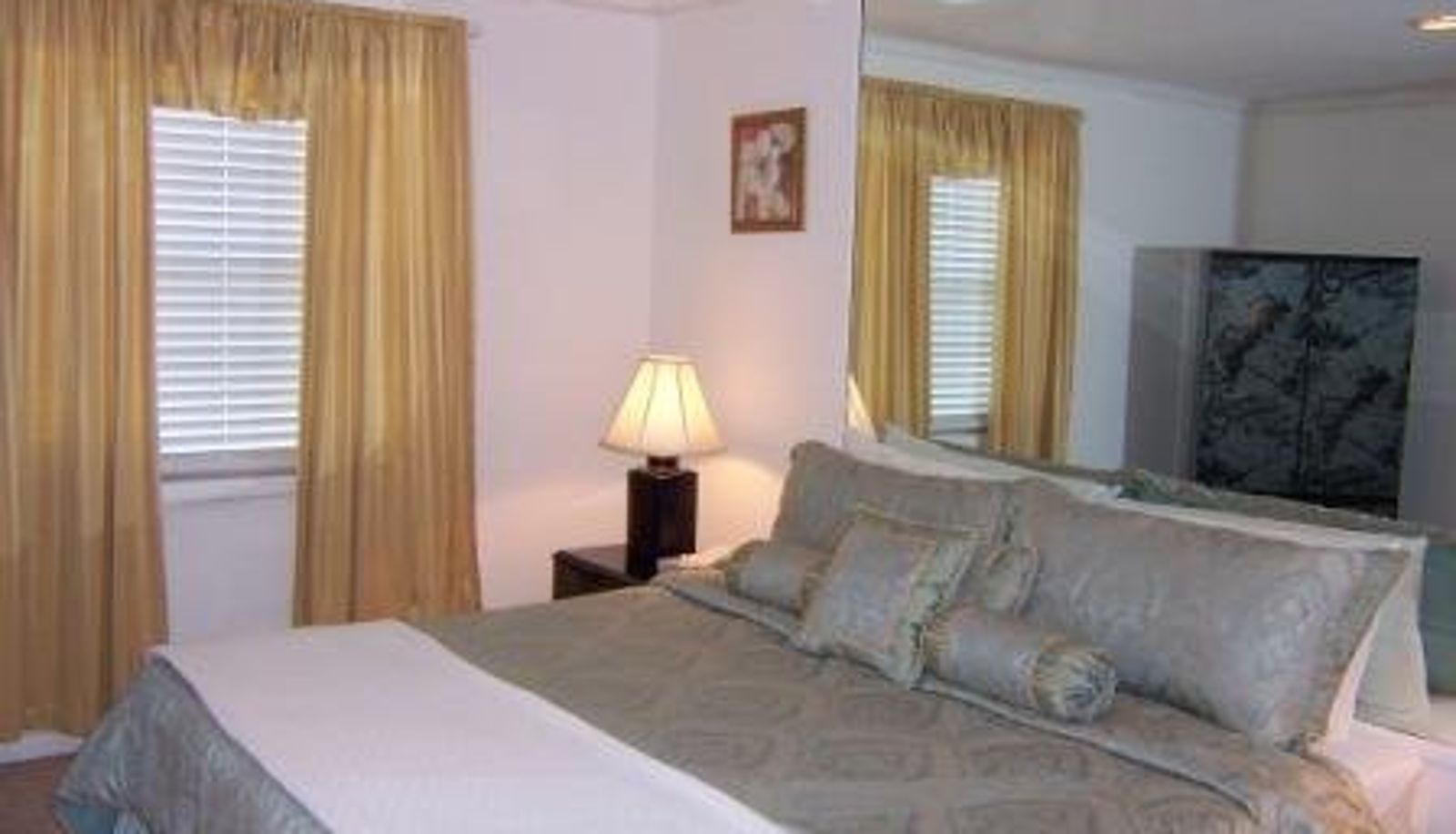 Zimmer - Sunrise Beach Club and Villas.