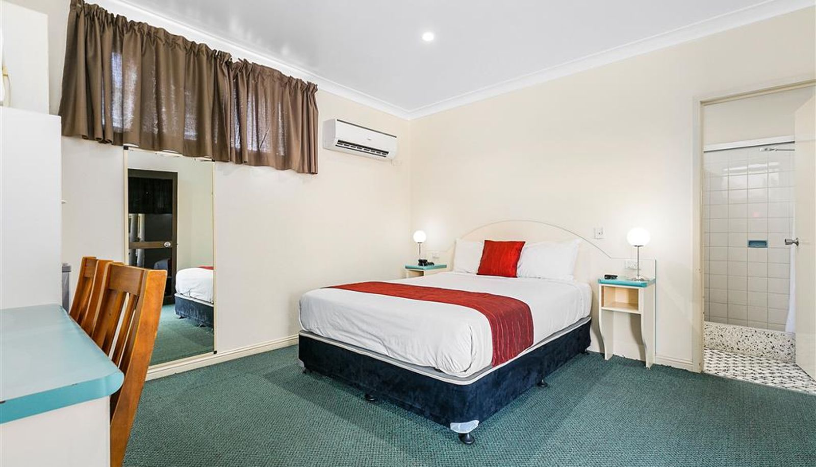 Zimmer - Econo Lodge Park Lane