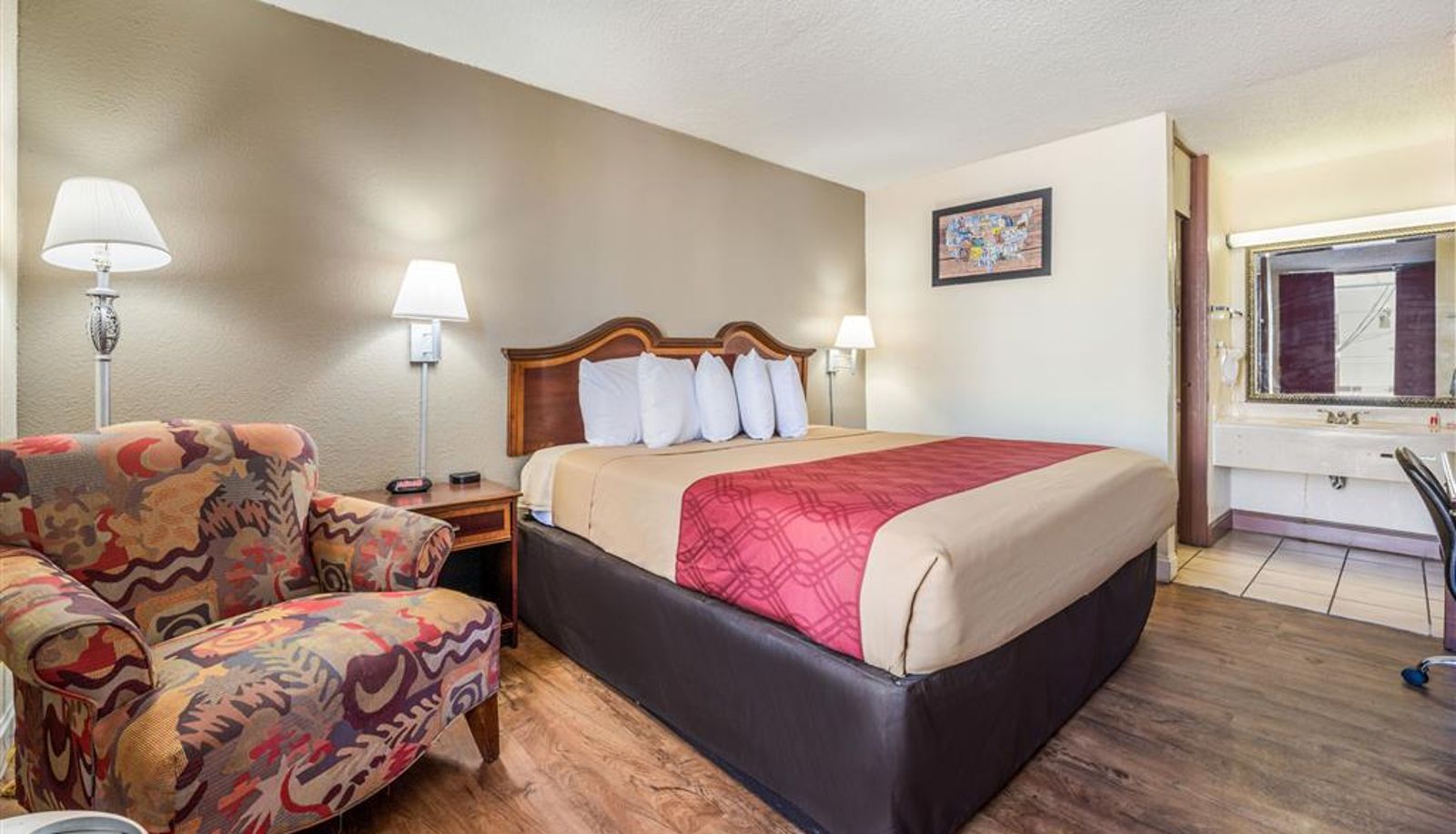 Zimmer - Econo Lodge  Inn & Suites Macon West