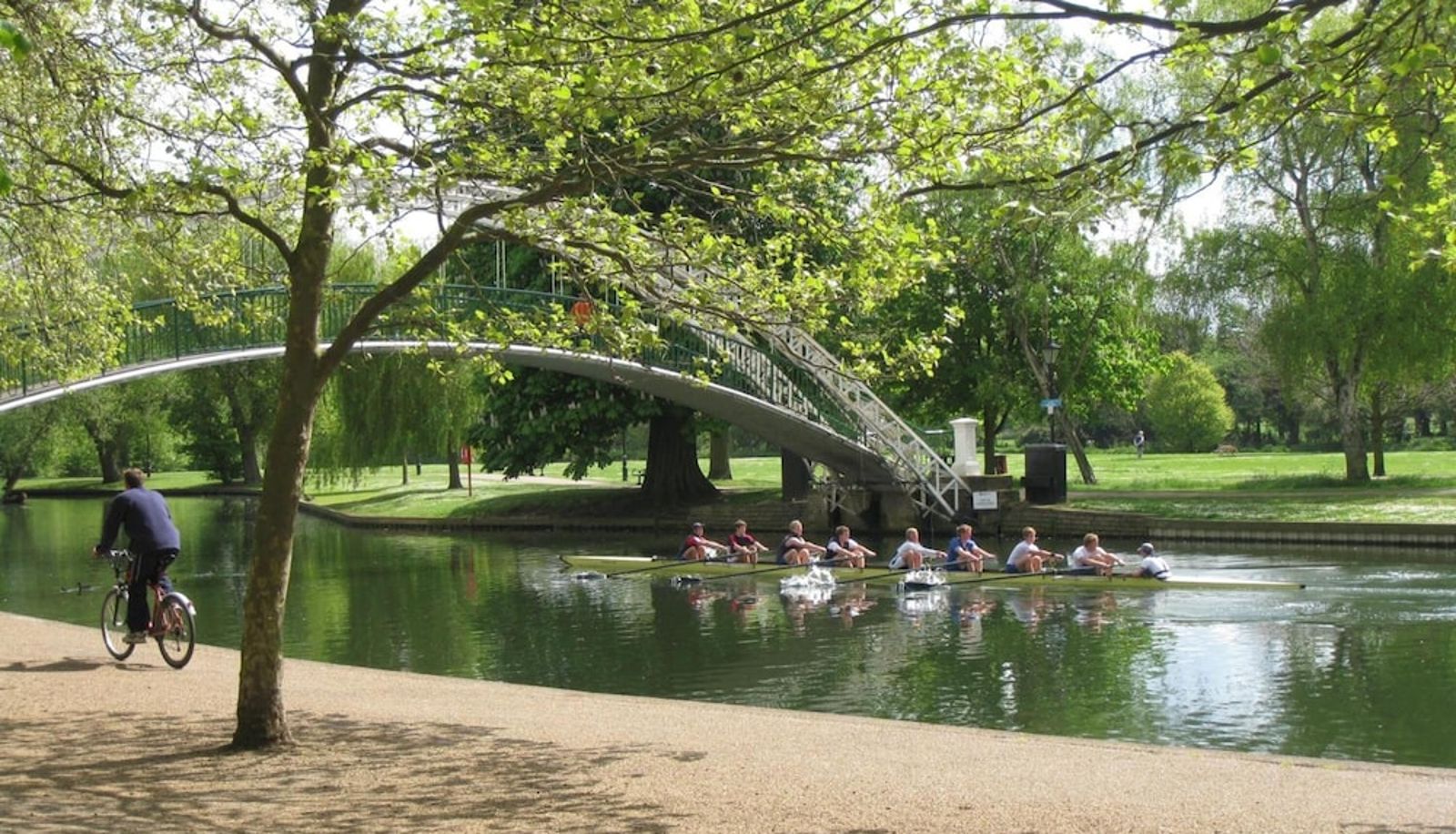 Basen - The Embankment